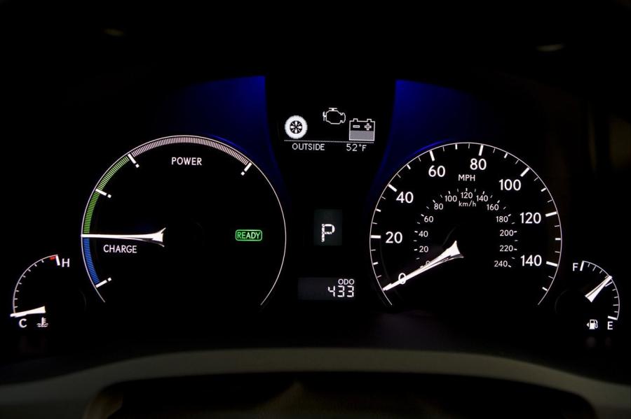  Lexus RX450h 2009 года  (фото 172 из 174)